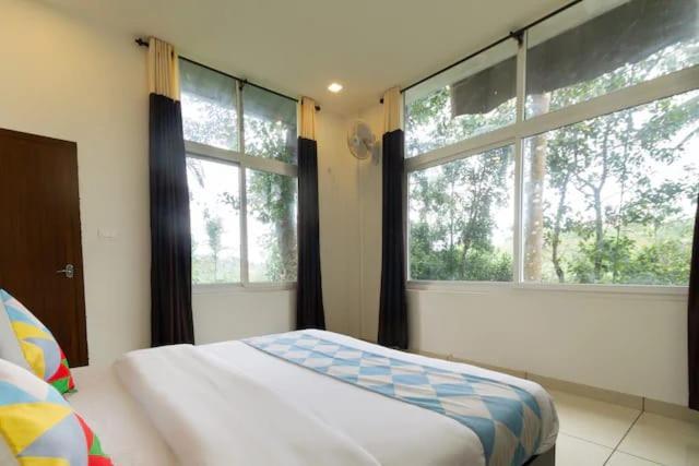 Letstay Vythiri Hill Palace Habitación foto