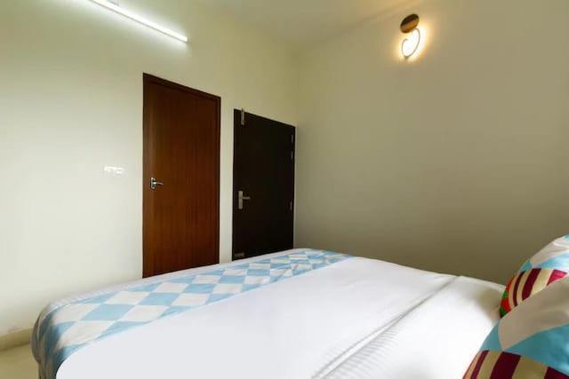 Letstay Vythiri Hill Palace Habitación foto