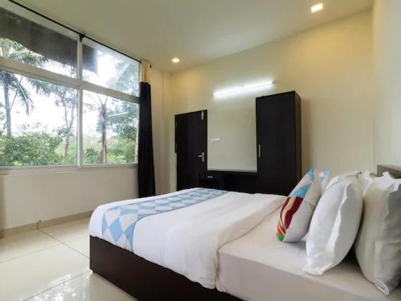 Letstay Vythiri Hill Palace Habitación foto